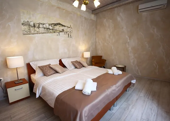 Luxury Lidija 3* スプリト