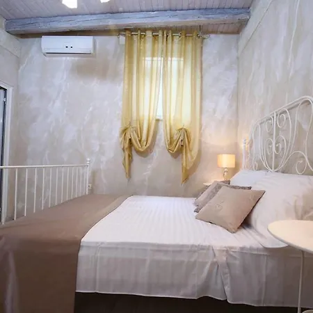 Pensjonat Luxury Lidija 3*