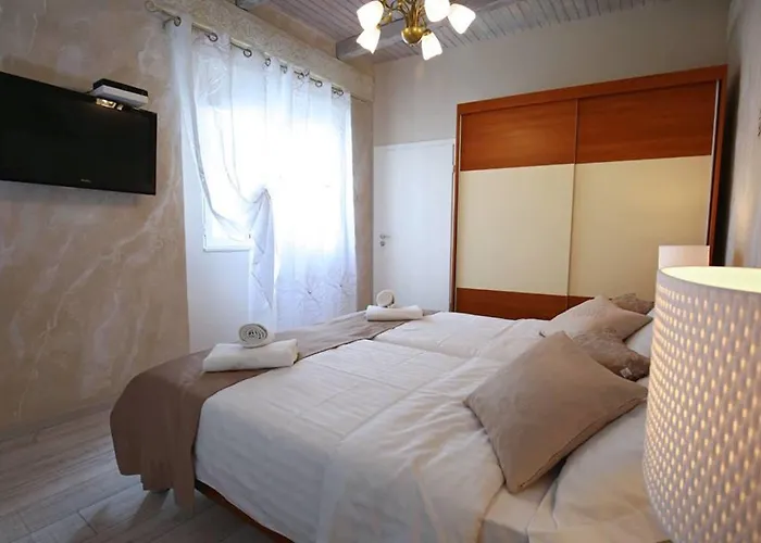 Luxury Lidija 3* Split