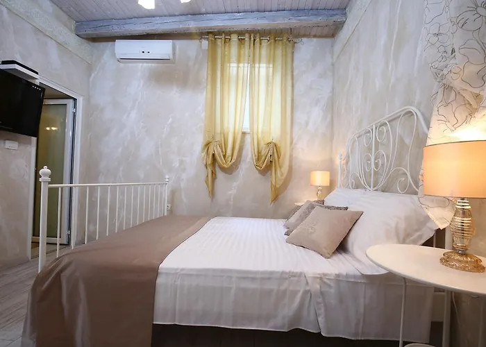 Luxury Lidija 3* Split